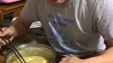 Mencoba ngomong sama ayah pakai logat Taiwan, dan ini yang terjadi!