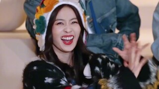 Zhang Zhenyuan imitated Bai Lu's photo pose and completely learned the essence