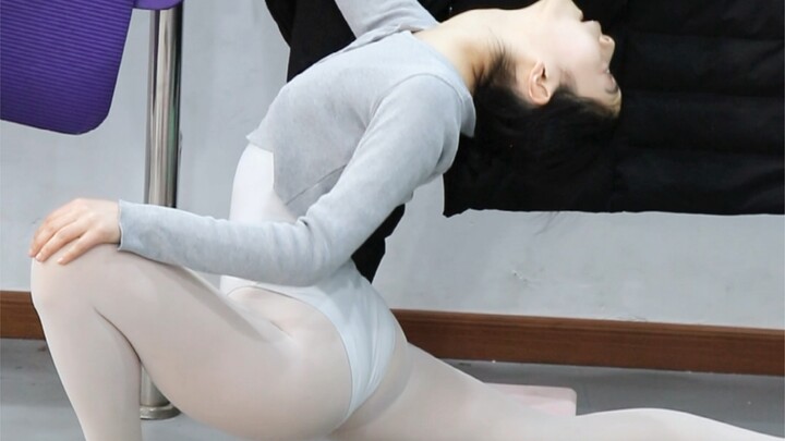 Chúng ta hãy cùng xem qua những bước chuẩn bị trước khi các vũ công luyện tập các kỹ năng cơ bản