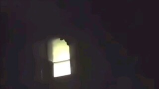 为什么这么多路人帮他,因为他和我们一样是普通家庭出身,没有背景没有权势,但凡他稍微向那些人低头,他也不会被欺负成这样,但是他没有。他的脊梁骨这么直,我们有什么理由不帮他?