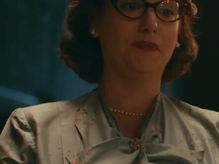 “I’m just a housewife—how could I possibly become a doctor?” “You can go to the library, take the ex