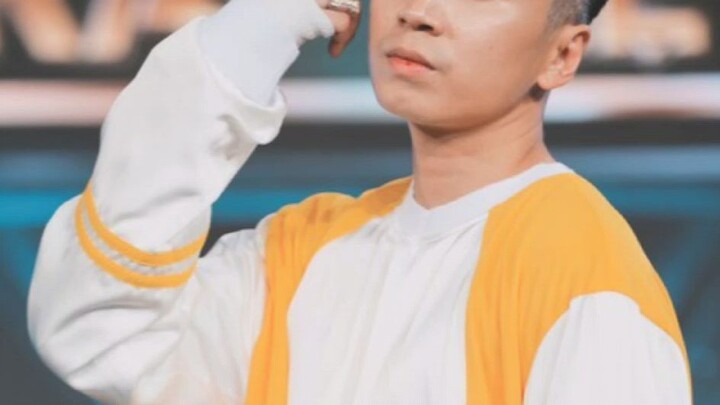 ai nói idol tui xấu thì mở to mắt nhìn hen