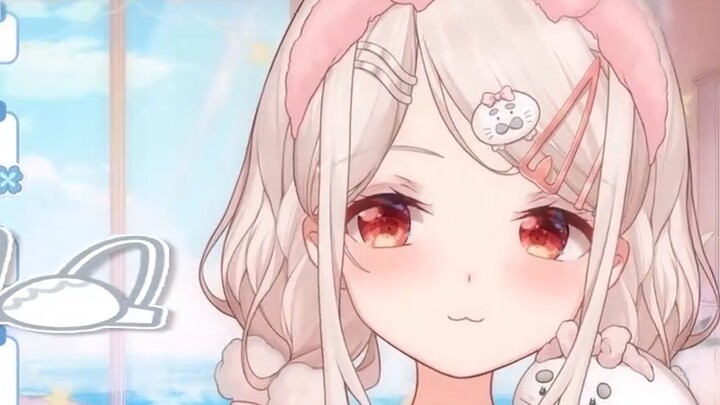 Chiếc cốc rỗng bị ép vào bên trong, khi bộ ngực giả của tôi sụp đổ trước phẩm giá của tôi