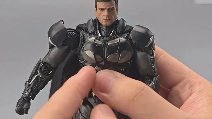 Question Answered: The nose is bent and the cape can't stand up? Ryohin Arkham Batman V8.04 Yuanye C