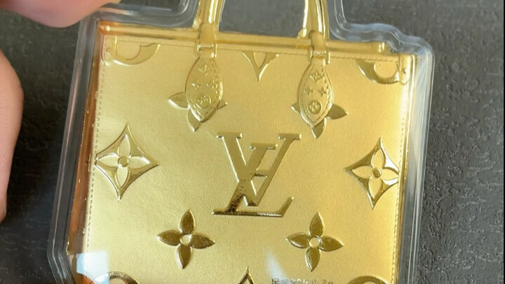 Túi là giả, vàng mới là thật!