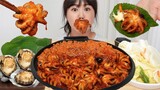 매콤한 쭈꾸미볶음과 전복 버터구이 먹방 | 시원한 백김치는 필수😋 Spicy webfoot octopus ASMR MUKBANG