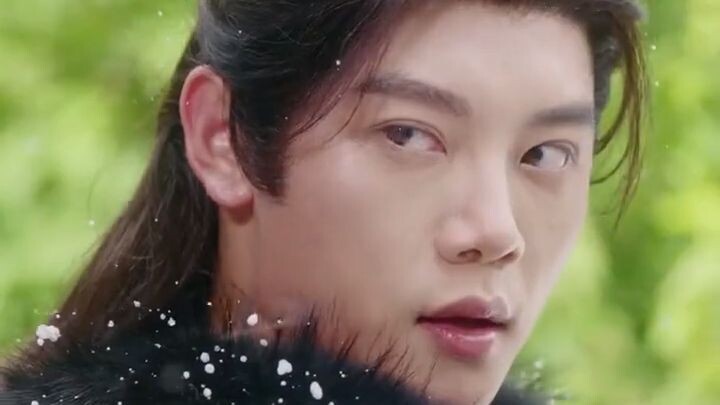 她一睜眼穿成王爺的新婚王妃，開局便聽聞王爺要殺穿越女，為了活命她一邊隱瞞身份一邊準備逃離...王成合作交易，本以為只是互相利用，誰料他次次相護給她一世榮寵！#古