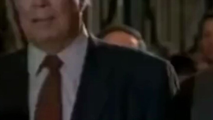 พบจดหมายขอความช่วยเหลือในชุมชน และตำรวจดับเพลิงบุกเข้าไปในบ้าน ผลที่ตามมาน่าตกใจ