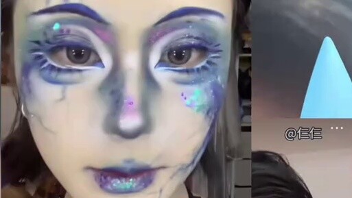 Ini pertama kalinya aku mendengar Black Death Mou memiliki empat mata...