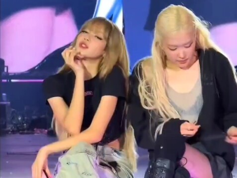 Foto kelulusan Rosé & Lisa Lisa ada di sini untuk Anda