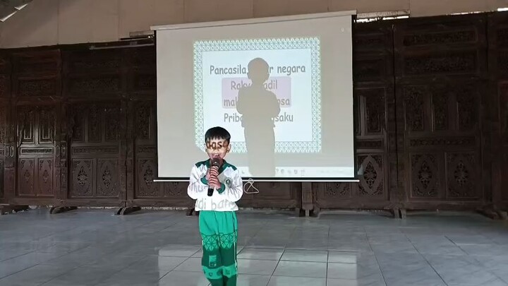 dari dekat