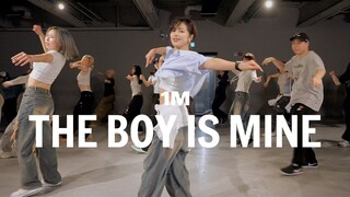 【1M】Nơi nào có bài hát này, nơi đó có tôi | Dora vũ đạo Ariana Grande - chàng trai ấy là của tôi