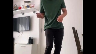 不是真人?网游机械舞风格! 关节焊死!