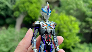 Self-modified Ultraman X's transcendent form display