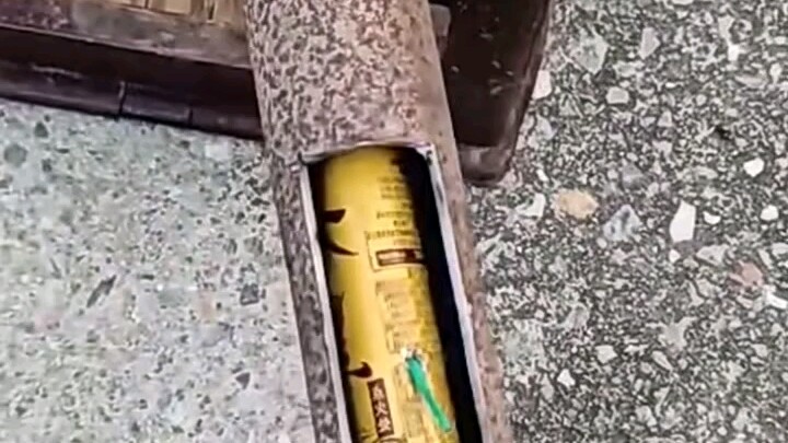 Alat ajaib untuk meledakkan petasan dua tendangan