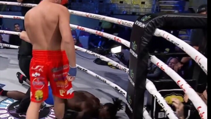 FASTEST 6 SECOND KO EVER! 😱 Referee couldn't even react Did you see that?! 6 seconds and it's OVER!
