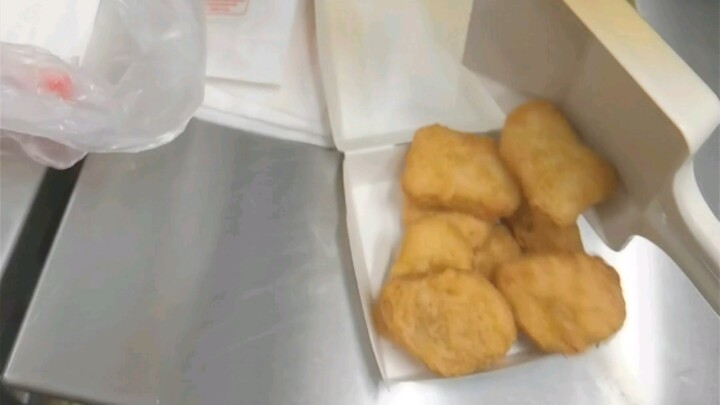 麦乐鸡侠？不，麦乐鸡王！