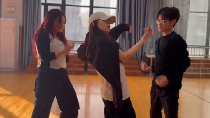 ช่วยถือให้ฉันหน่อยได้ไหม เพลงเต็มของวง Orbit ค่ะ!