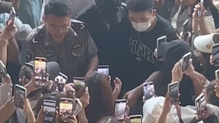 这就是爆火的代价吗 感觉檀健次的社恐更明显了