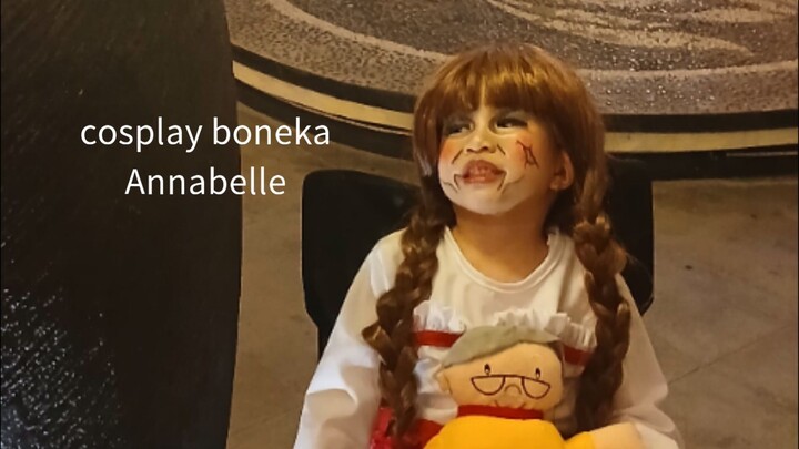 cosplay boneka Annabelle