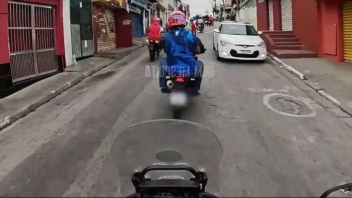 Veja só o momento que esse suspeito tentou fugir da polícia