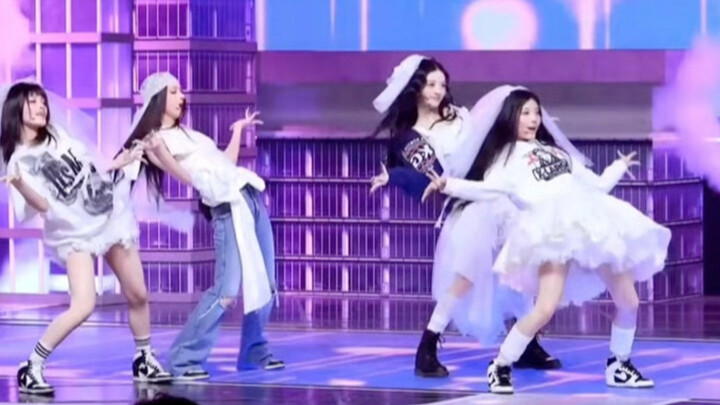 Mintalah temanmu yang tidak mengikuti K-pop untuk menebak koreografi yang benar—seberapa fleksibel ‘