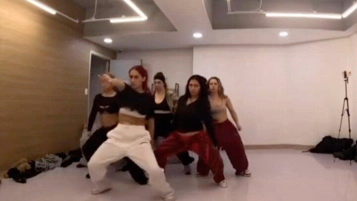 【街头女战士3】AG Squad齐舞排练 欧美人的律动真的是不一样