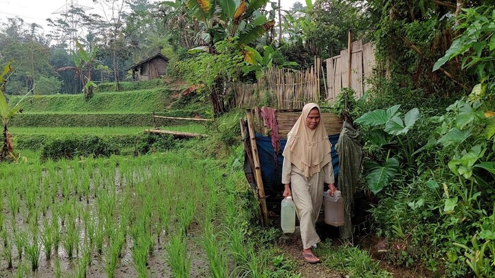 Ngambil Air Saja Jaraknya 50 Meter, Beginilah Hidup Di Pedesaan Terpencil | Kampung Sunda