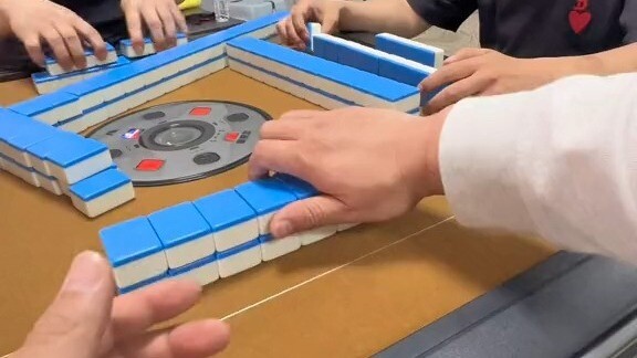 This mahjong game is so exciting! Let’s play mahjong together!