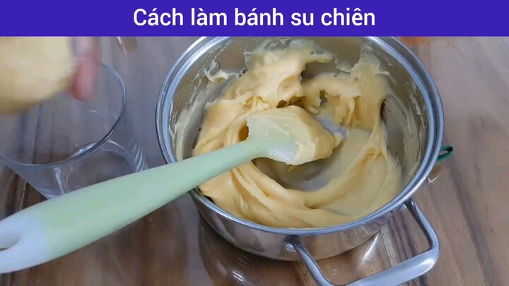Trộn bột bánh su kem