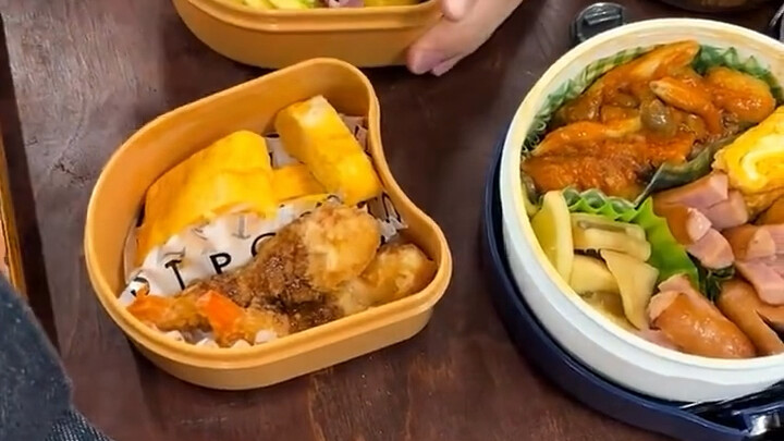 Bento siswa SMA Jepang