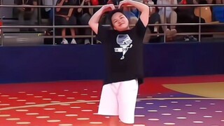 刘清漪帅炸了！！访港汇演霹雳舞直接把王祖蓝和现场观众看得目瞪口呆！