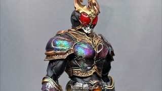 KUUGA-การจับคู่สีที่น่าทึ่ง