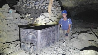 CA Gold Mine - Ore Car - Underground Explore Of Upper Stopes -Colorful Minerals With Native Copper⛏️