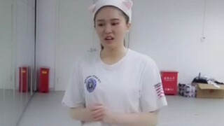 【温晶婕】去漫展表演被关在厕所出不来，等到表演结束才被放出来