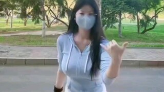 这次我看了 没人发现 哈哈