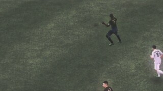 p adu tendangan voli di fifa mobile