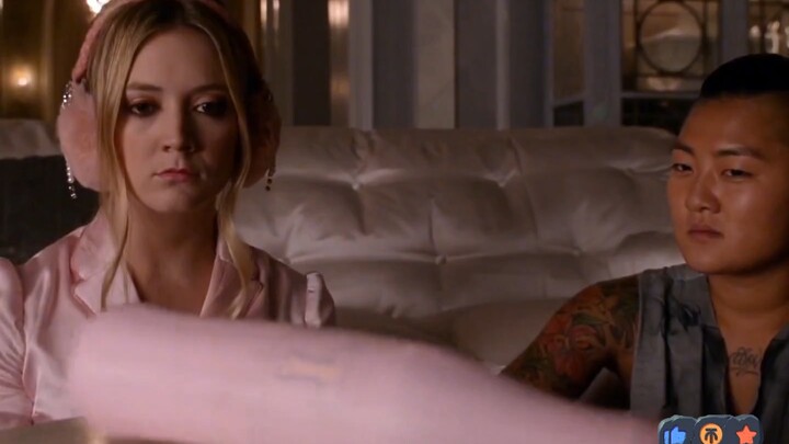 Xem chị em nhà Emma Roberts làm gì tại bữa tiệc