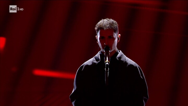 Sanremo 2026 seconda serata Nayt canta Prima che