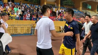 Đình Trọng được bầu Hiển biệt đãi & sang Sing phẫu thuật chấn thương