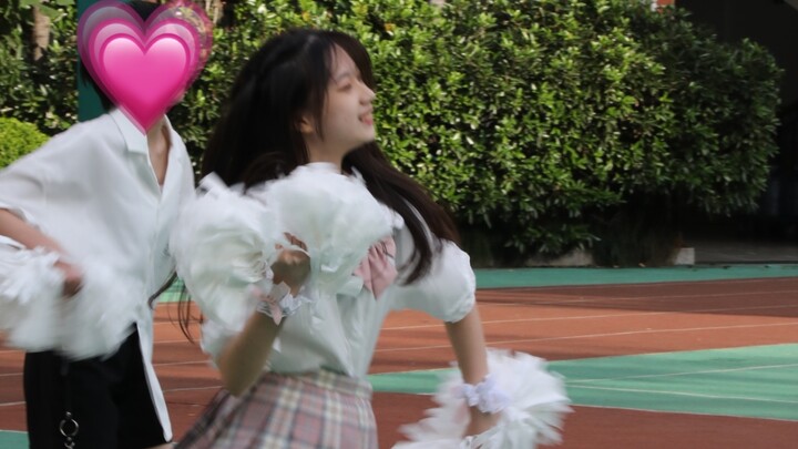 “คำสารภาพแห่งความเยาว์วัย” ~ แต่สำหรับการเชียร์ลีดเดอร์ในงานกีฬา ~ การเต้นแบบเดี่ยวตรงๆ ของสาวๆ ก็ยั