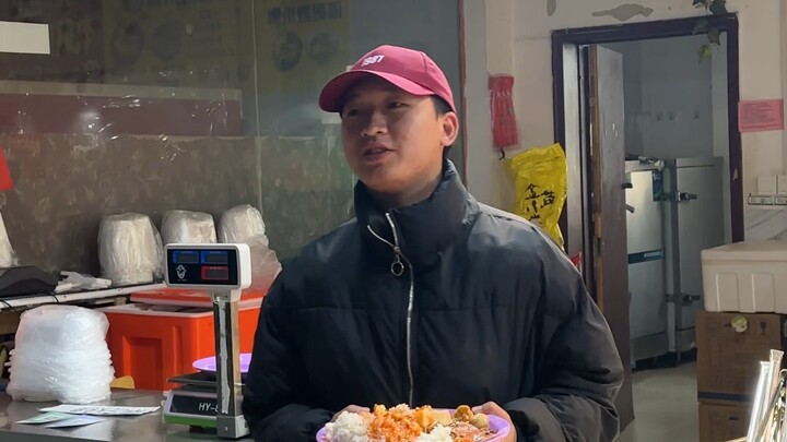 Tiền của sinh viên đại học tiêu vào đâu rồi.