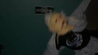 手里的鞋子突然就不香了！