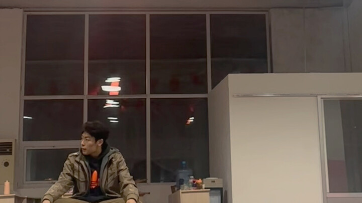 小朋友：教练学校里的同学都说我是你的小弟 教练：你才是大哥啦