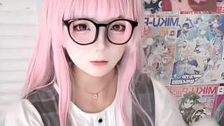 Just started my go live and turned around to kick me (╯﹏╰)