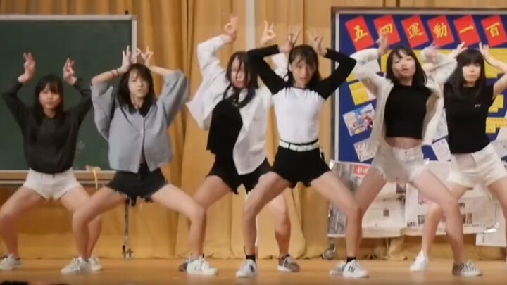 โรงเรียนมัธยมอู่ยว||การแสดงศิลปะและวัฒนธรรมในโอกาสครบรอบ 4 พฤษภาคม||น้องสาวน้อยน่ารักมาก!