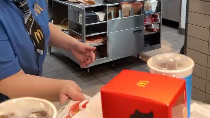 Leo is coming! Ultraman McDonald's collaborates with Master Leo!