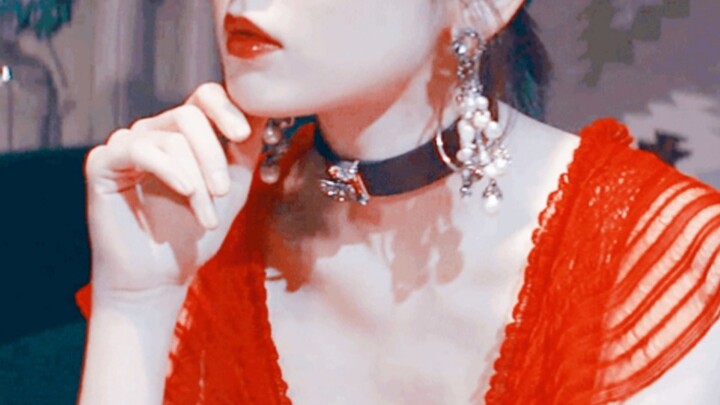 “Jiumin! Some no-name, third-tier actor actually managed to charm two major beauties in the Chinese 