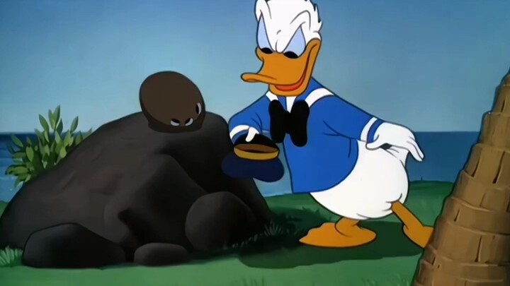 Donald Duck on a Desert Island: True friends will always lend you a helping hand at the critical mom