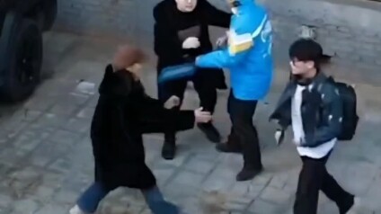 Sejak dahulu, ibu yang terlalu lembut sering merusak anaknya; seseorang boleh tak berpendidikan, tap